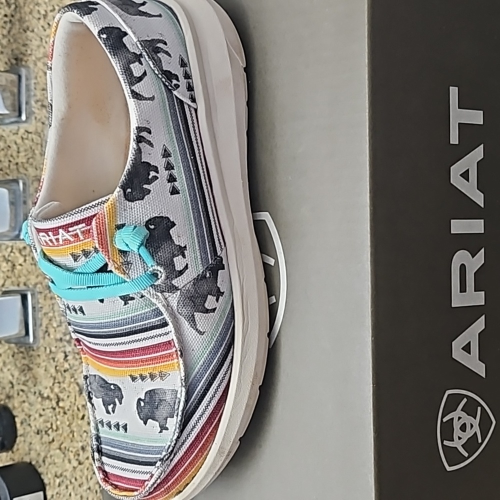 Women's shoes